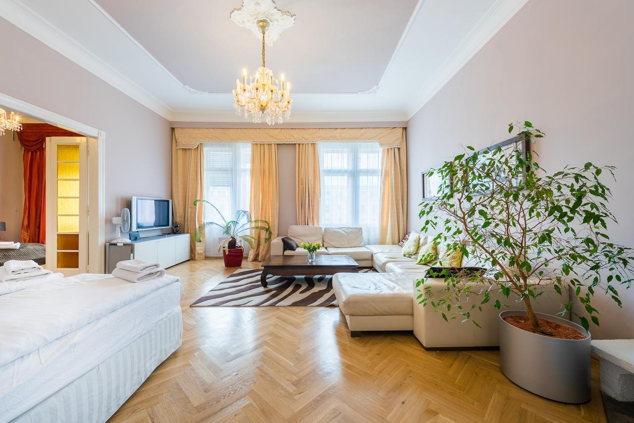 Wenceslas Square Apartment Prague Exterior photo