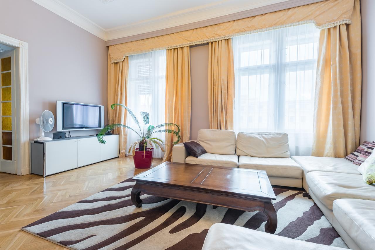 Wenceslas Square Apartment Prague Exterior photo